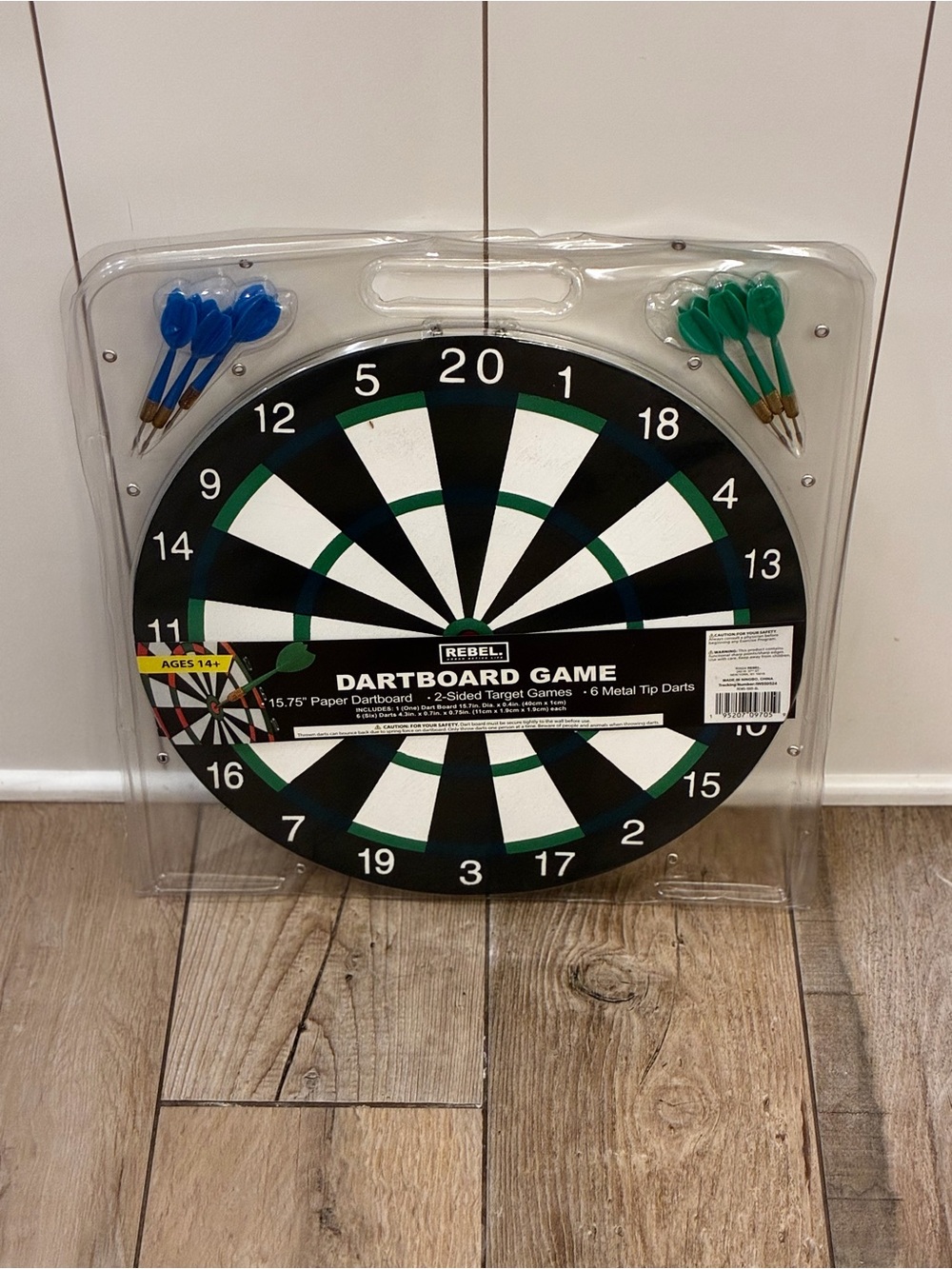 rebels Paper Dartboard Game - Black, White & Green